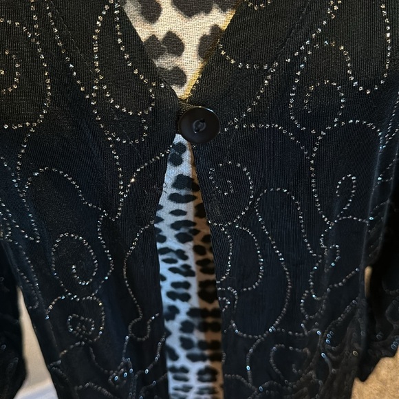 Black bling lightweight sweater with front button - Picture 3 of 6
